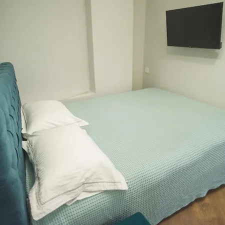 Small Paradise By The Old Bridge Chalkís